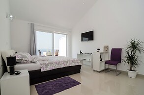LUV Luxury Apartments