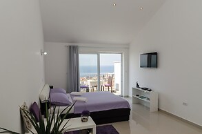 LUV Luxury Apartments
