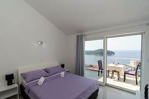 LUV Luxury Apartments
