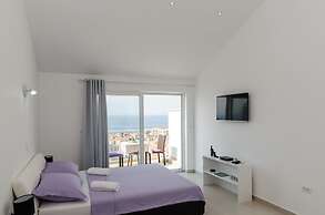 LUV Luxury Apartments