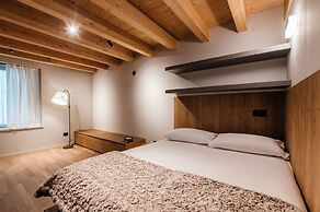 DALANIA MOUNTAIN APARTMENTS
