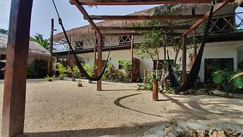 HOTEL CEDRO ROJO
