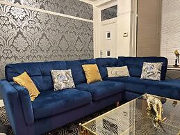 Sheffield - House - Sleeps 5 - Parking - Garden