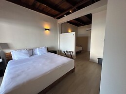 Mt. Plaisir Estate Hotel