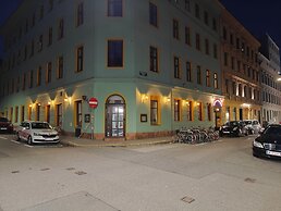 Hotel Viki