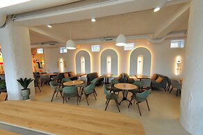 Kazak Club Hotel