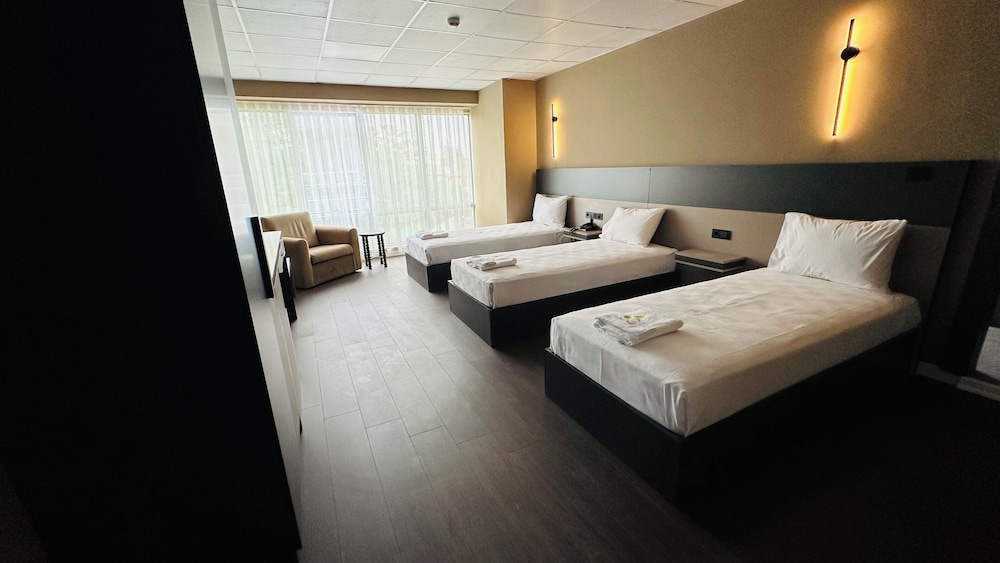 ESSE JOVEN HOTEL