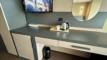 ESSE JOVEN HOTEL