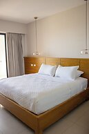 Costa Elegante Hotel & Suites