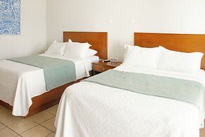 Costa Elegante Hotel & Suites