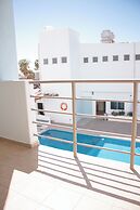Costa Elegante Hotel & Suites