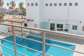 Costa Elegante Hotel & Suites