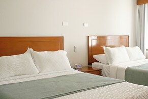 Costa Elegante Hotel & Suites