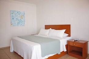 Costa Elegante Hotel & Suites