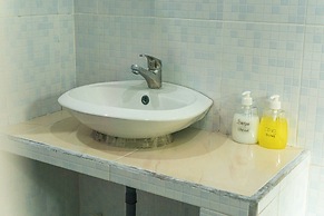 srinadi guest house