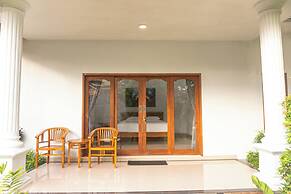 srinadi guest house