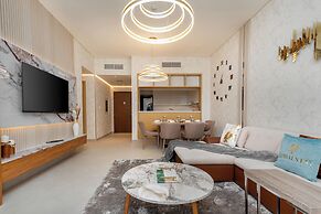 GLOBALSTAY. Creek Rise Tower 1 Elegant Apartment