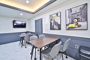 HOTEL LION