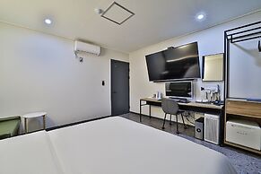 HOTEL LION