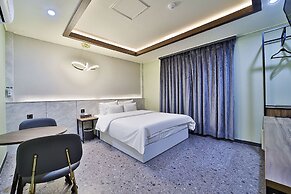 HOTEL LION