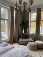 Aeronaut Suites powered by Pearl1