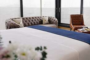 The Hera Platinum Hotel