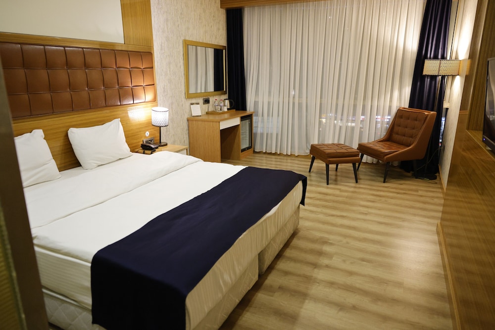 The Hera Platinum Hotel