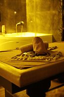 The Hera Platinum Hotel