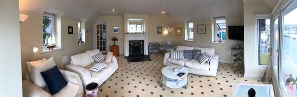 2 Bedroom Harbour View Apartment in Kinsale