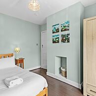 Pebble Corner With Free Parking By My Getaways