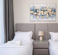 Three Bedroom in Downtown With Burj Khalifa View