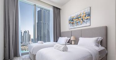 Three Bedroom in Downtown With Burj Khalifa View