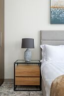 Three Bedroom in Downtown With Burj Khalifa View