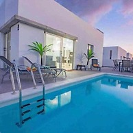 Villa Janubio With 3 Bedrooms and 2 Bathrooms