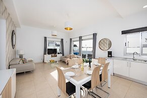 Villa Janubio With 3 Bedrooms and 2 Bathrooms