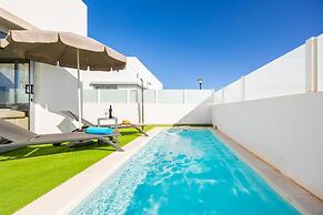 Villa Janubio With 3 Bedrooms and 2 Bathrooms