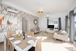 Villa Janubio With 3 Bedrooms and 2 Bathrooms