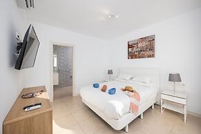 Villa Janubio With 3 Bedrooms and 2 Bathrooms