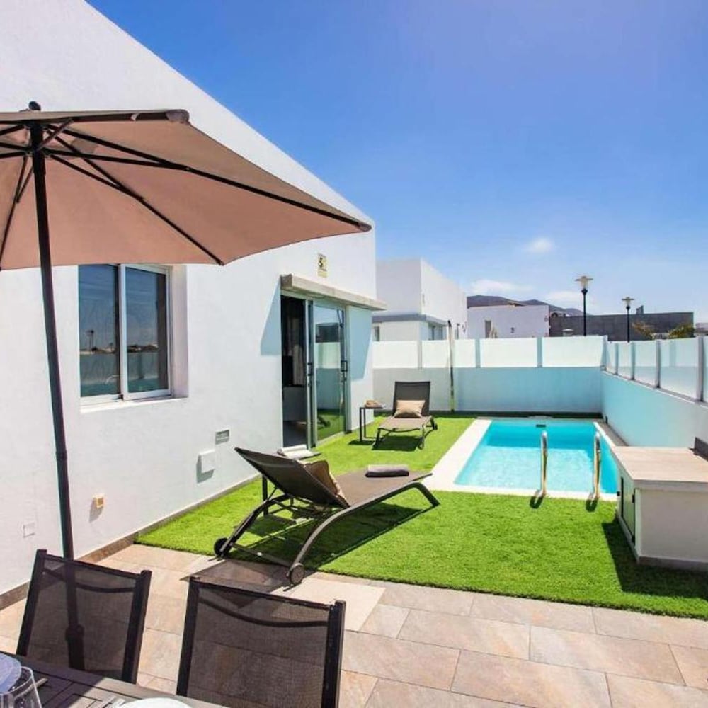 Villa Janubio With 3 Bedrooms and 2 Bathrooms