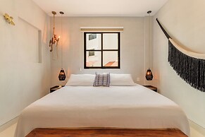 Casa Aluxes Guesthouse