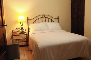 Nesthost Hotel Los Robles