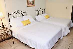 Nesthost Hotel Los Robles