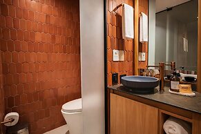 Heiss Hotel By Jalo