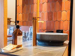 Heiss Hotel By Jalo