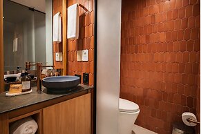 Heiss Hotel By Jalo