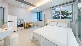 Yeosu Eoneumeosjinnal Pension