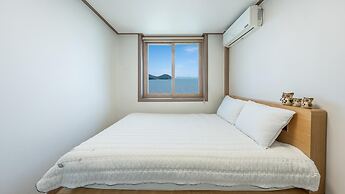 Yeosu Eoneumeosjinnal Pension