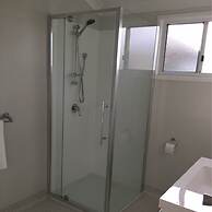 Longreach Apartments