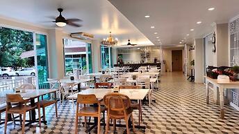Rattanaview Hotel