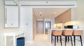 Iconic One Bedroom Panoramic Palm Views